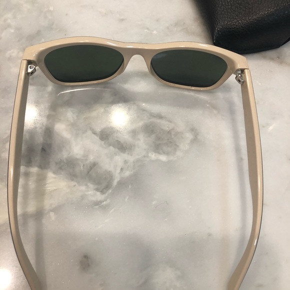 Ray- Ban sun glasses - Picture 3 of 7